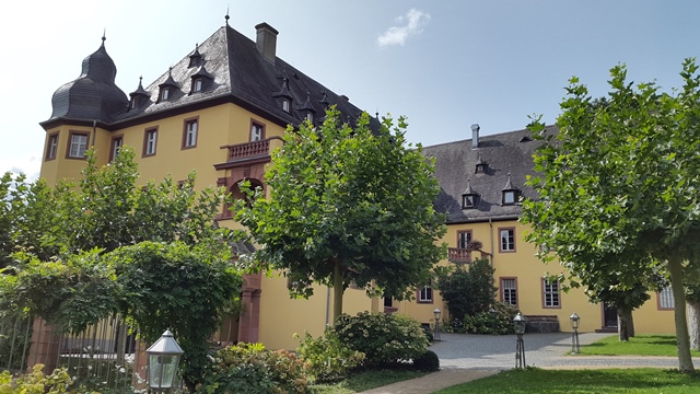 schloss-03.jpg