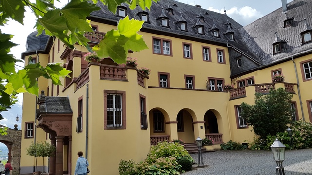 schloss-04.jpg