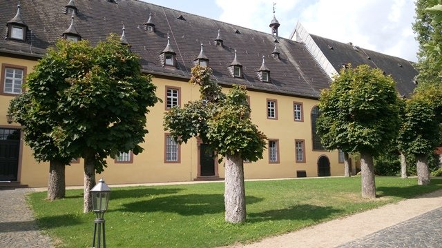 schloss-05.jpg